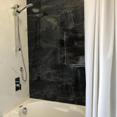 Garibaldi Apartman *